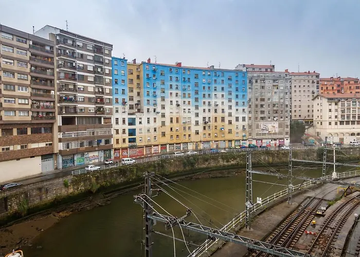 Old Bilbao Con Vistas A La Ria